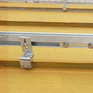 Anclaje G-Clamp para cubiertas grafadas (versión ancha) SOEN, vista frontal