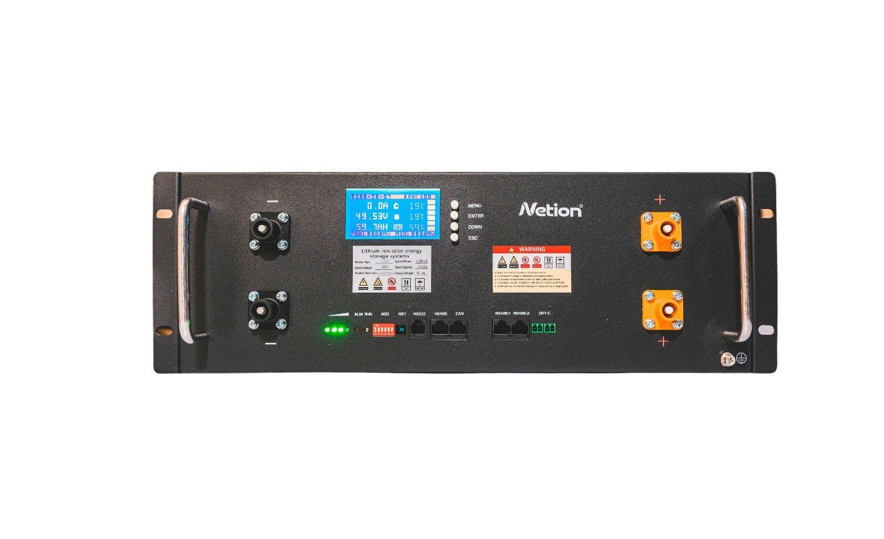 Batería de litio LiFePO4 48V 100Ah (tipo rack) Netion de 100 Ah, vista frontal