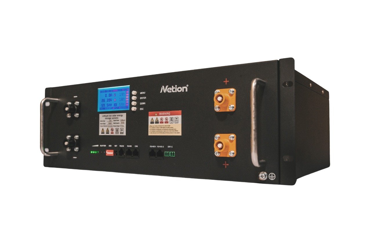 Batería de litio LiFePO4 51.2V 100Ah (tipo rack) Netion de 100 Ah, vista frontal