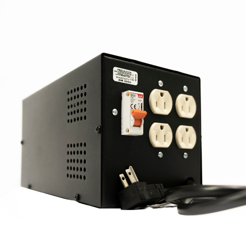 Regulador de voltaje doble rango 3kVA Netion de 3 kW, vista frontal